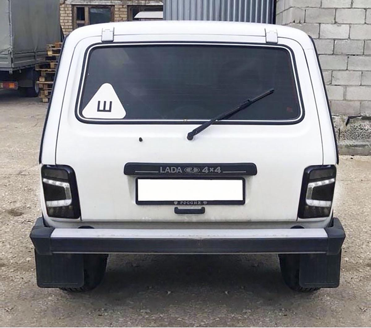 Задние стопы LED на Lada Niva 4х4 Exotica Black - фото 2 Задние стопы LED на Lada Niva 4х4 Exotica Black - фото 2