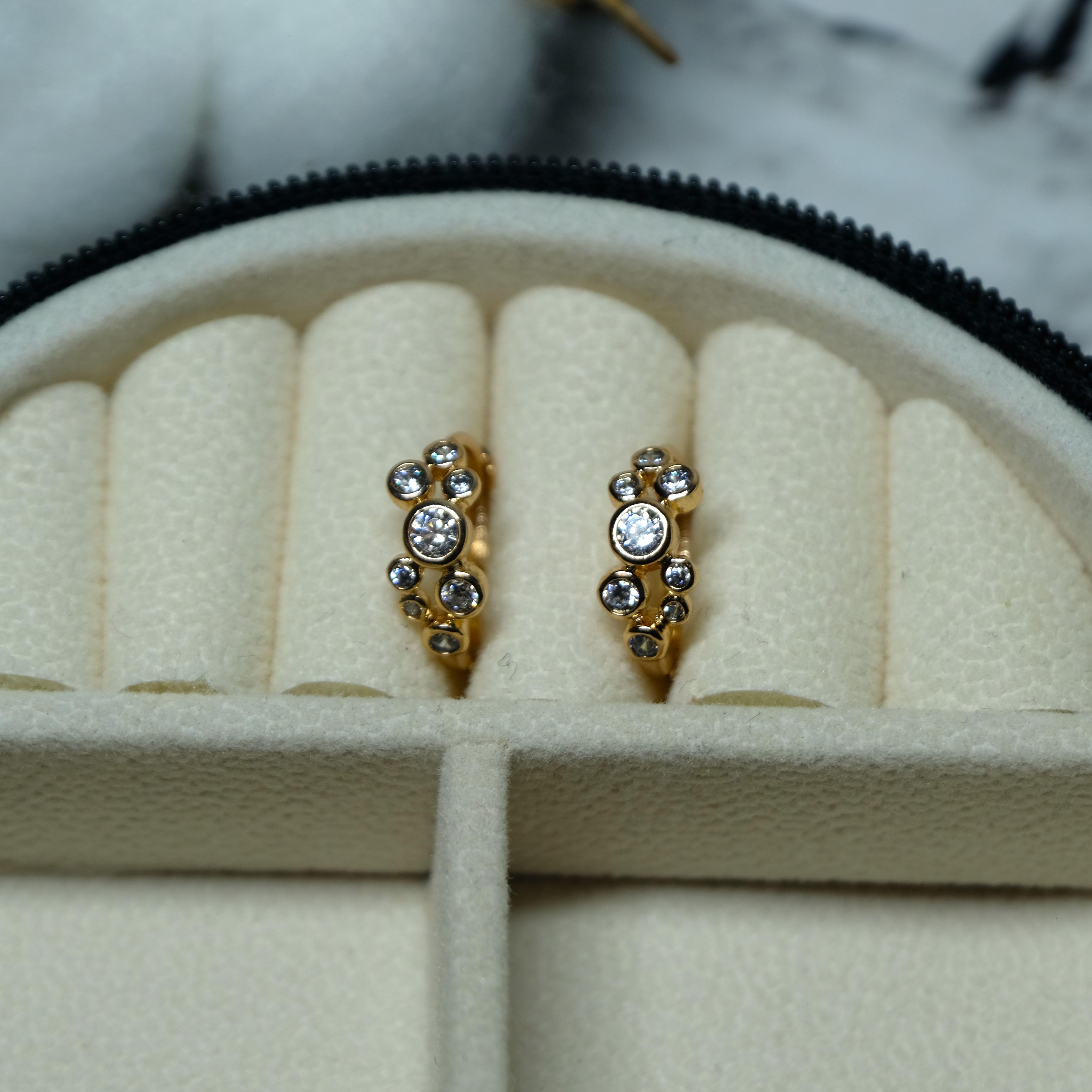 Сережки-кольца Xuping Jewerly с белым цирконом из медицинского сплава 14х6 мм (XC-1334) Сережки-кольца Xuping Jewerly с белым цирконом из медицинского сплава 14х6 мм (XC-1334)