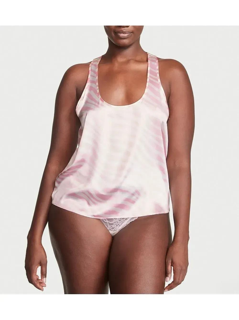 Піжама майка/шорти сатинова Victoria's Secret Short Cami PJ смужка Set XS Рожевий (26650812-26650850) - фото 6 Піжама майка/шорти сатинова Victoria's Secret Short Cami PJ смужка Set XS Рожевий (26650812-26650850) - фото 6