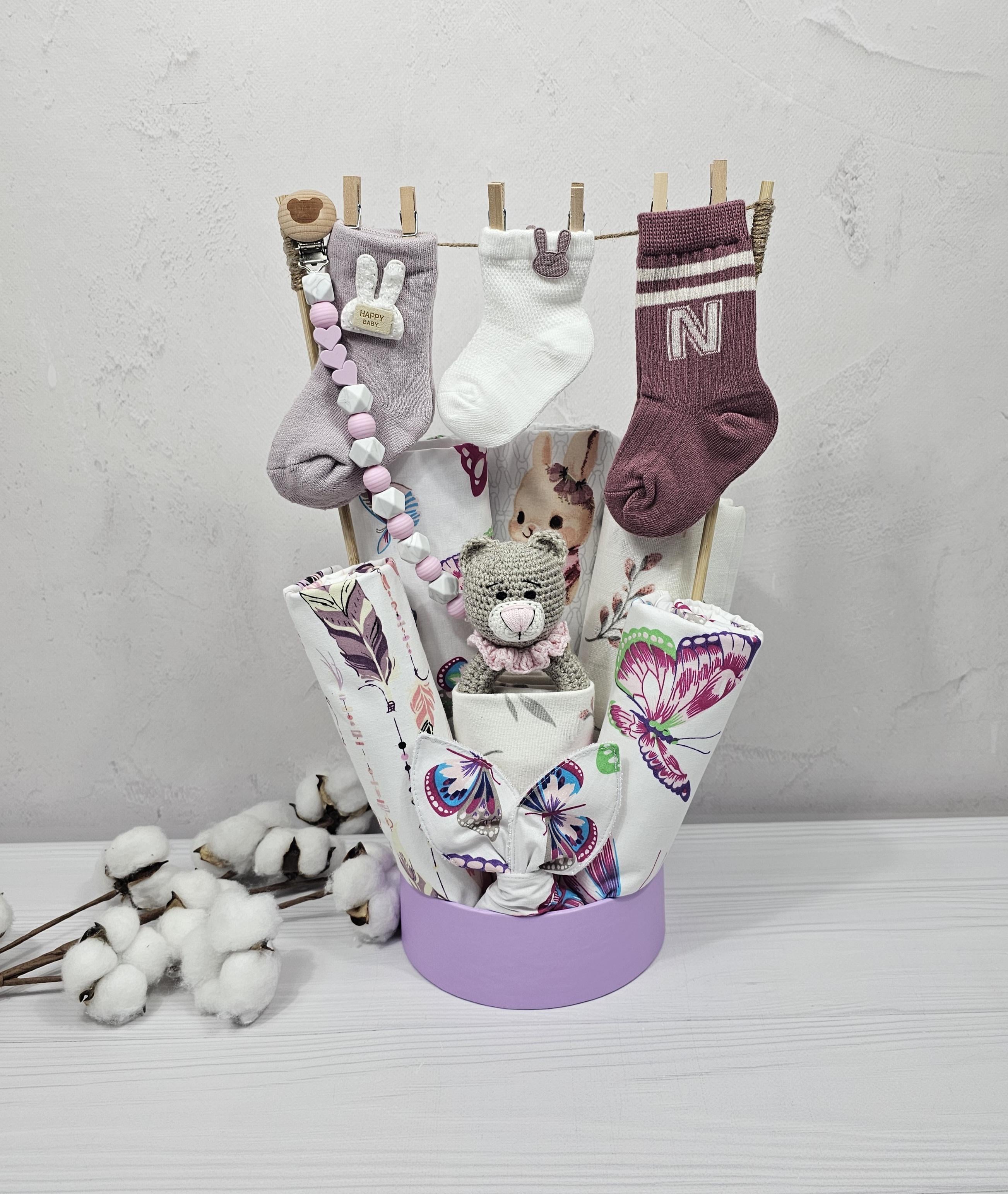 Подарунковий букет для немовлят a.l.babybox Метелики з пелюшками та аксесуарами (30462115)