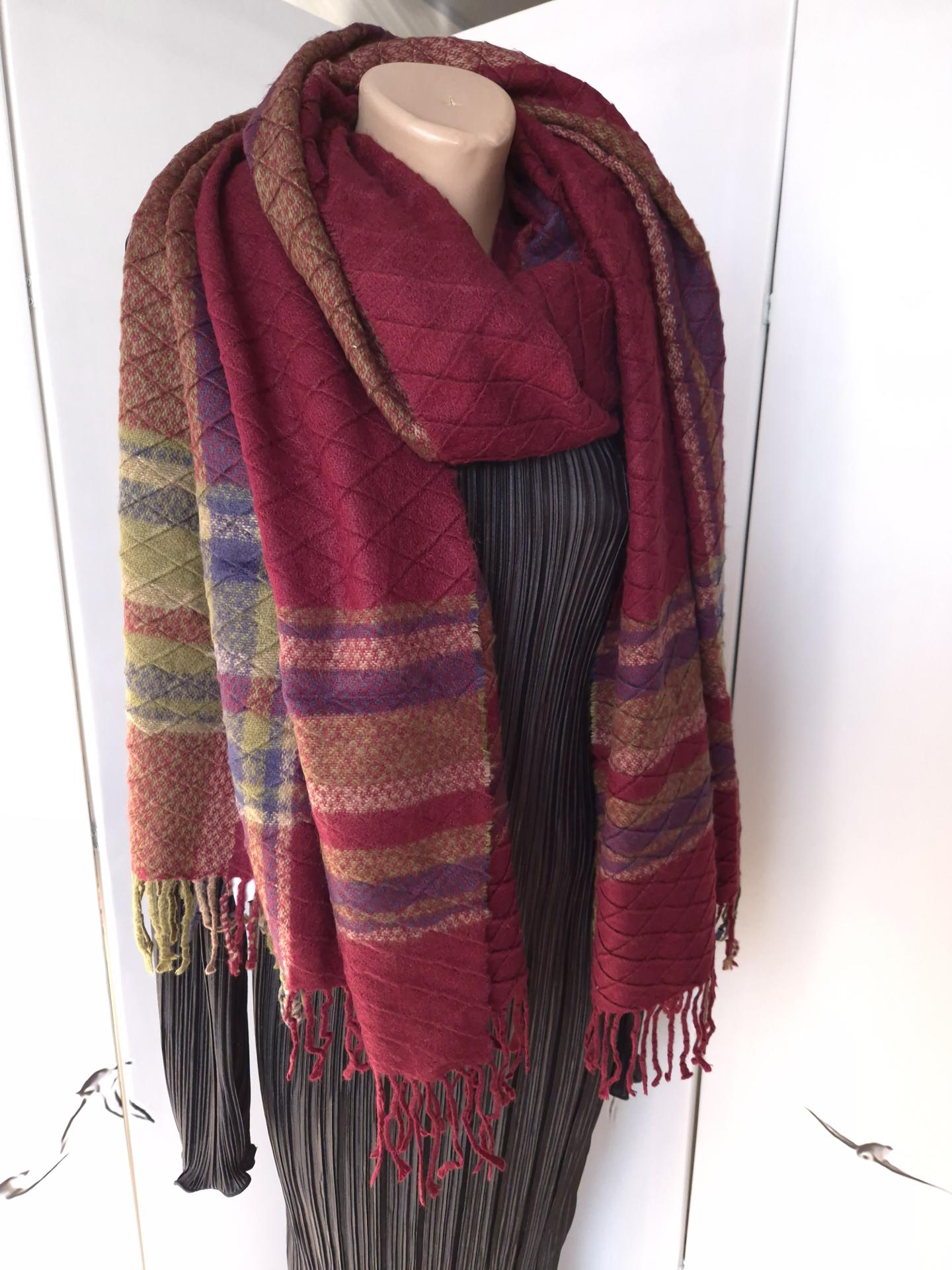 Шарф-палантин жіночий в ромби з китицями осінь-зима 224х78 см Бордовий (15924) - фото 5