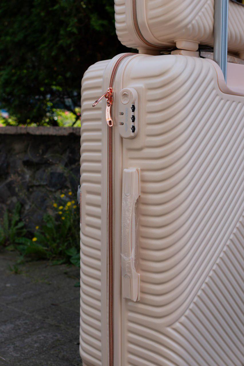 Чемодан пластиковый Wings WN-01 S Молочный (11881143) - фото 4