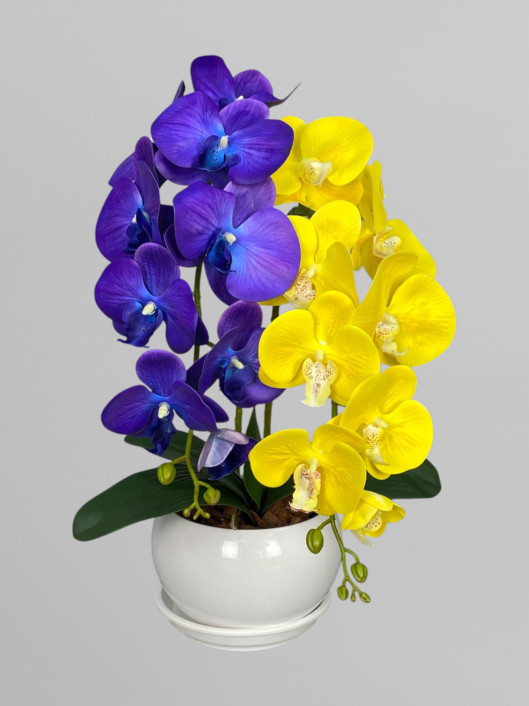 Композиция из искусственных орхидей из латекса 2 веточки в белом керамическом кашпо шар 55 см (А166)