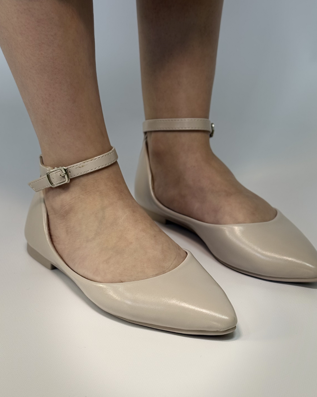 Балетки женские Meideli W1311-5 с острым носком эко кожа плоская подошва ремешок с крючком повседневные р. 39 Бежевый (100392311-39)