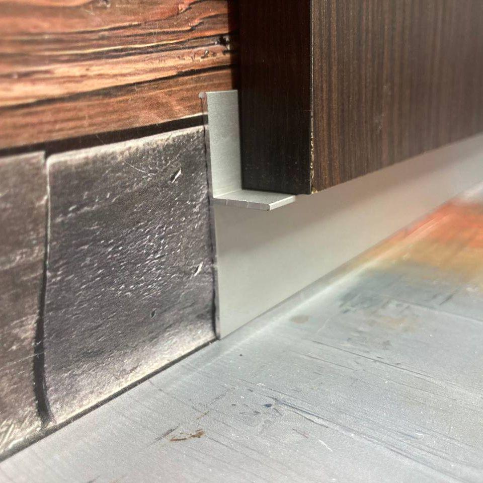 Плинтус универсальный встроенный под гипсокартон Профиль Центр Best Deal 2У/30х20 мм 2,5 м Серебристый (5БД2У3020251) - фото 3 Плинтус универсальный встроенный под гипсокартон Профиль Центр Best Deal 2У/30х20 мм 2,5 м Серебристый (5БД2У3020251) - фото 3