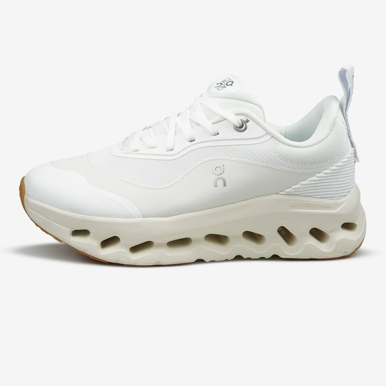 Кроссовки женские в стиле Loewe x Cloudtilt White р. 36 Белый с бежевым (OL305)