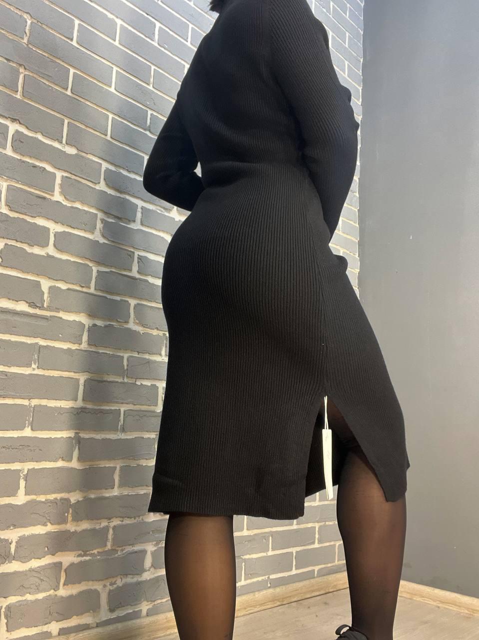 Платье женское ACCORDDREAM 2287 теплая вязка свитер рубчик воротник стойка разрезы миди р. 44-48 Черный (3089) - фото 8