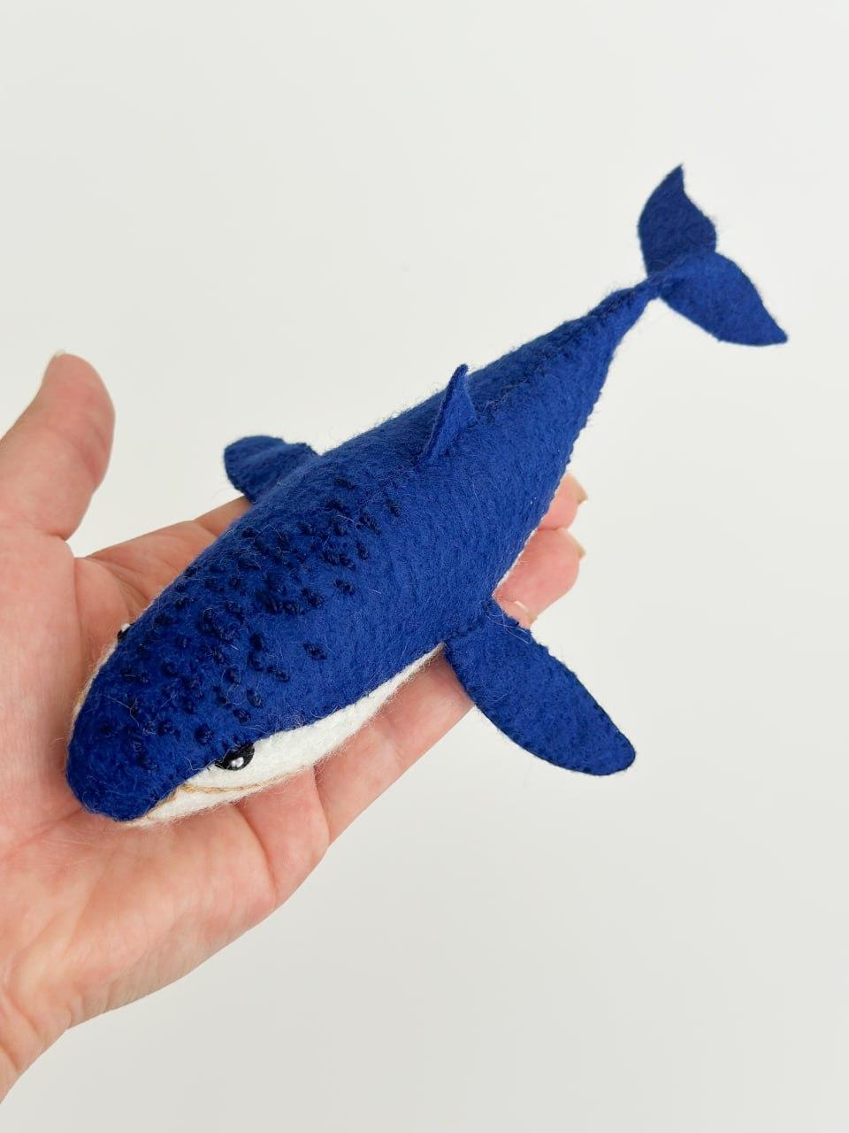Мягкая игрушка фетровая Синий кит ручная работа (29472388) - фото 3 Мягкая игрушка фетровая Синий кит ручная работа (29472388) - фото 3