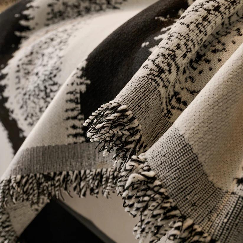 Плед покрывало на диван и кровать для мягкой мебели в полоску 180х230 см Бело-черный - фото 4