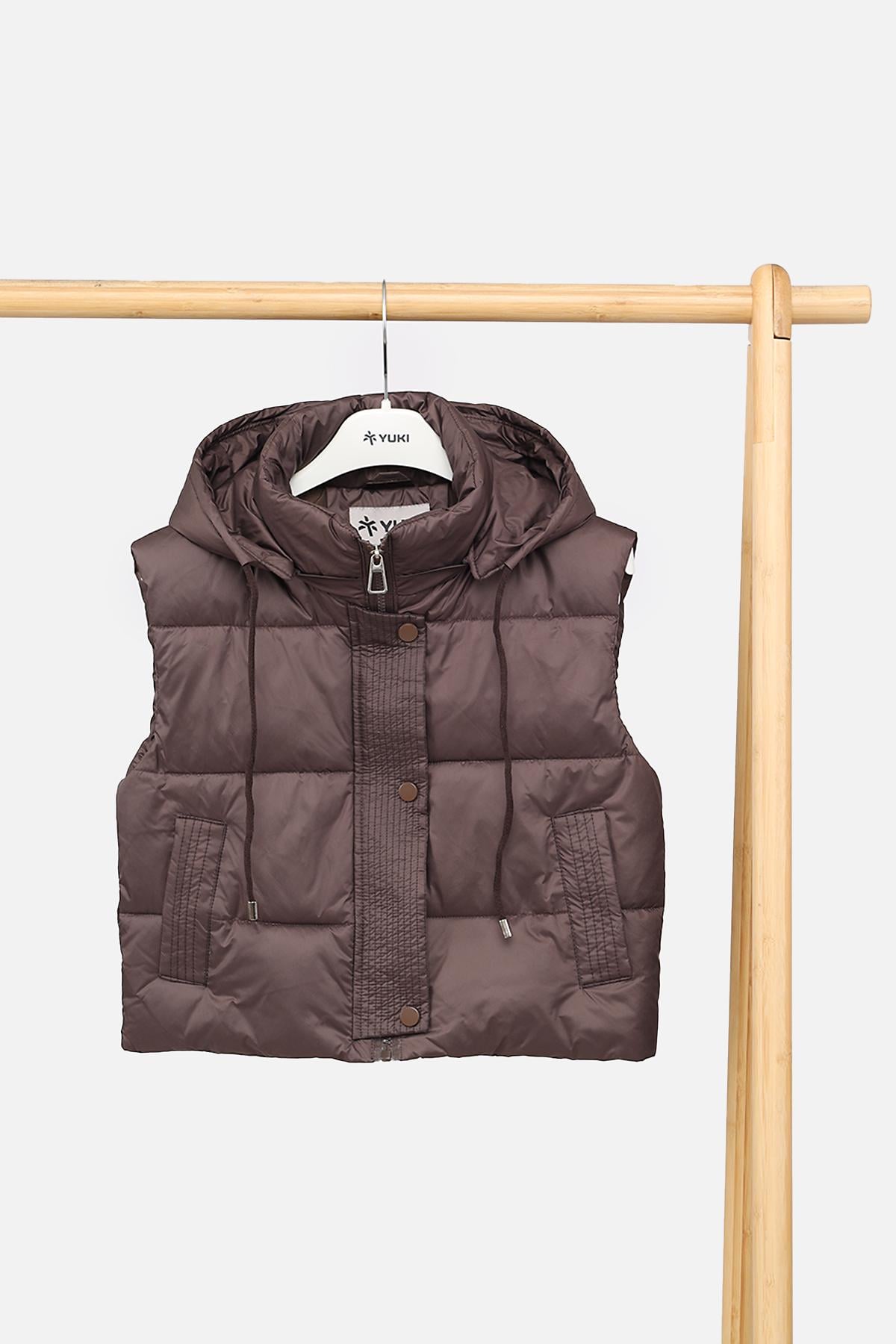 Жилет для девочки утепленный ЦБ-00289743 104 см Коричневый