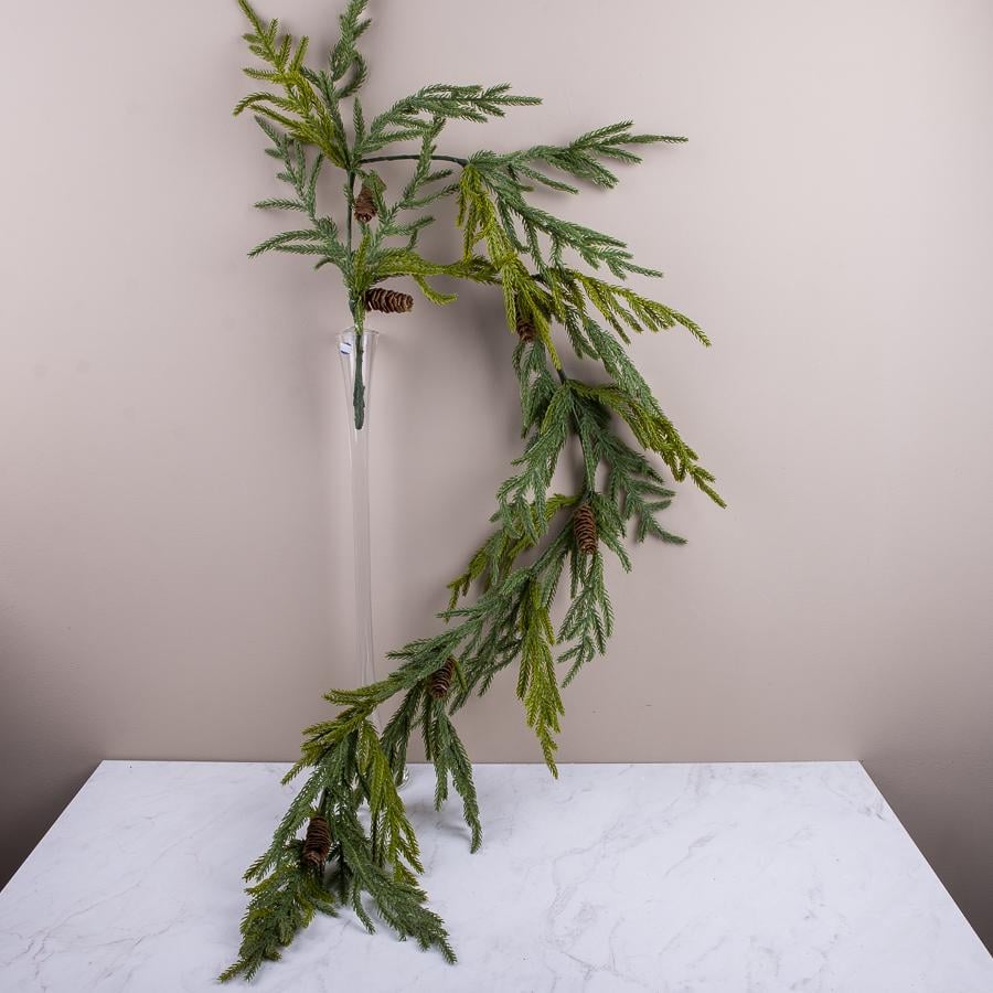 Гірлянда з ялини норфолк з шишками 143 см (6375)