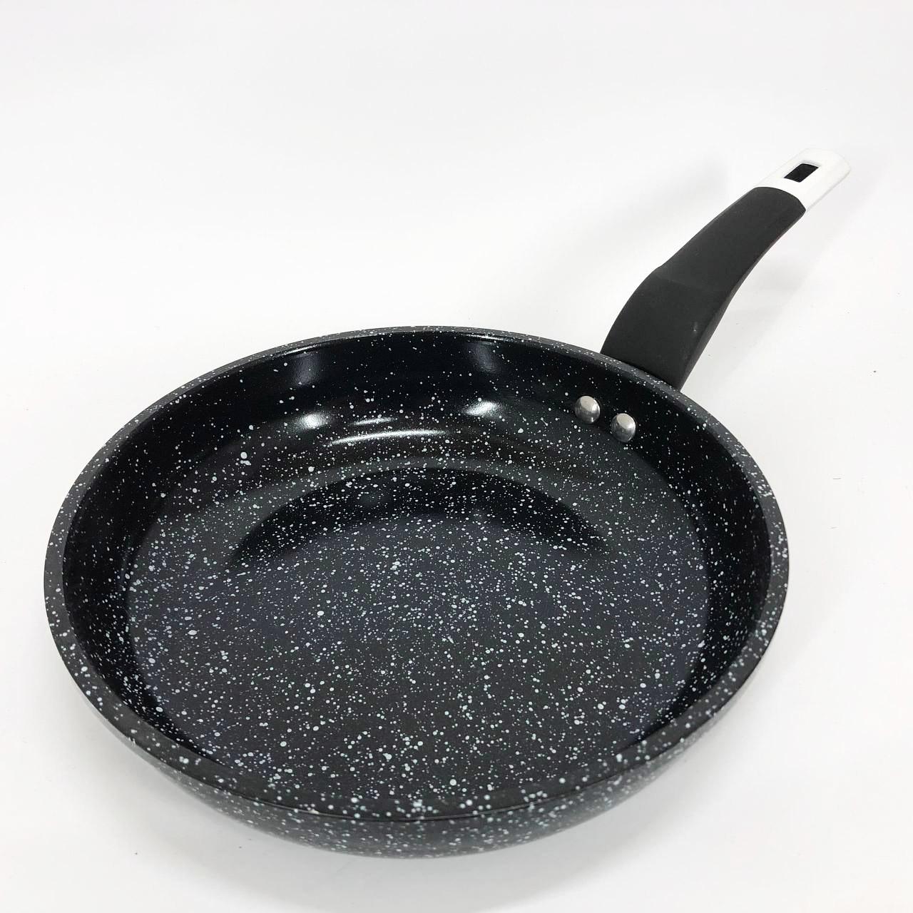 Сковорода без кришки Unique з антипригарним покриттям 22 см (UN-5134) Сковорода без кришки Unique з антипригарним покриттям 22 см (UN-5134)