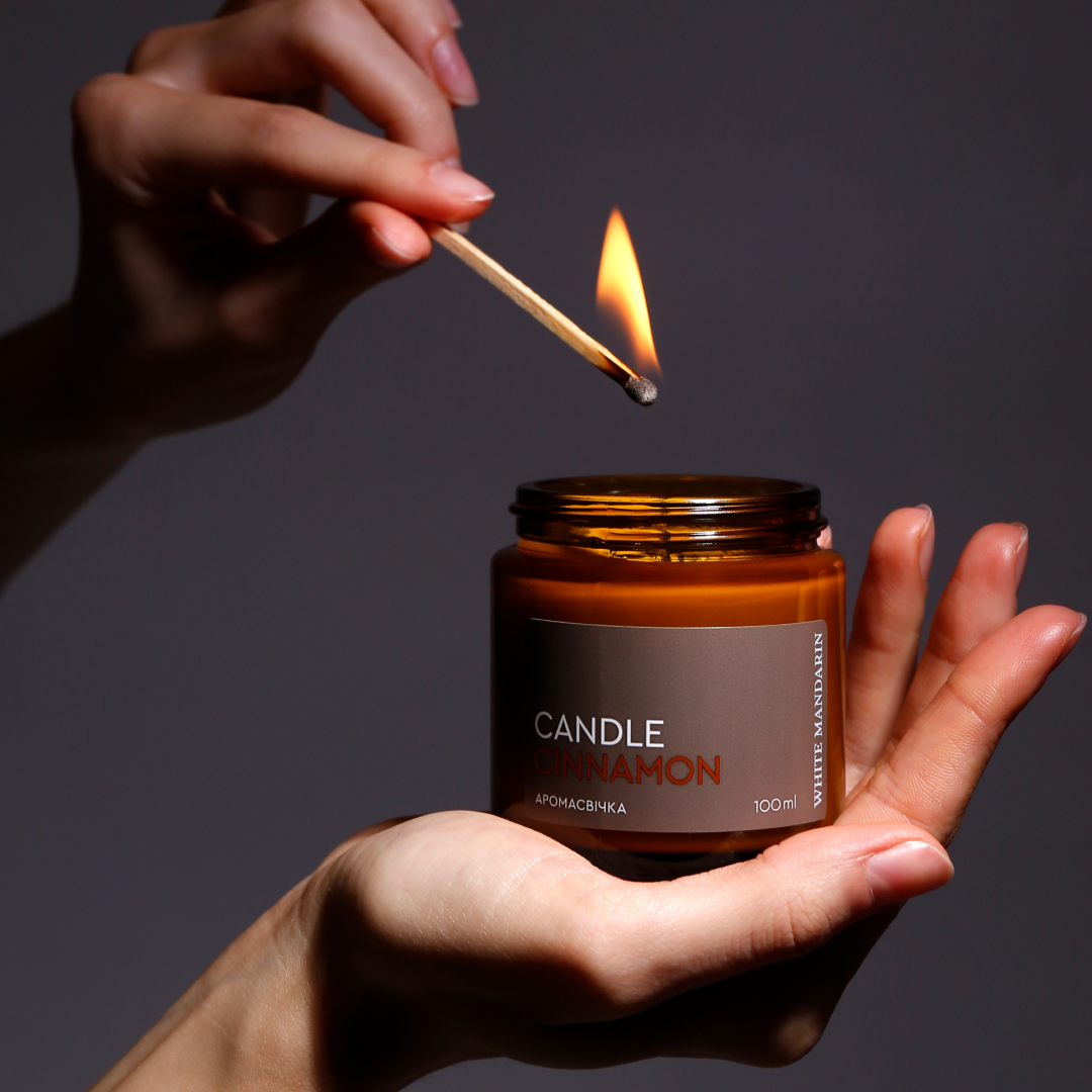 Аромасвічка еко з соєвого воску SPA-догляд для шкіри рук Candle Cinnamon White Mandarin 100 мл (99101024101) - фото 4 Аромасвічка еко з соєвого воску SPA-догляд для шкіри рук Candle Cinnamon White Mandarin 100 мл (99101024101) - фото 4