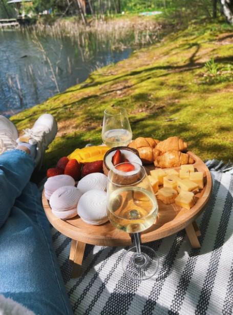 Столик винний на 2 келихи бук 35х35х17 см (020ст) - фото 2 Столик винний на 2 келихи бук 35х35х17 см (020ст) - фото 2