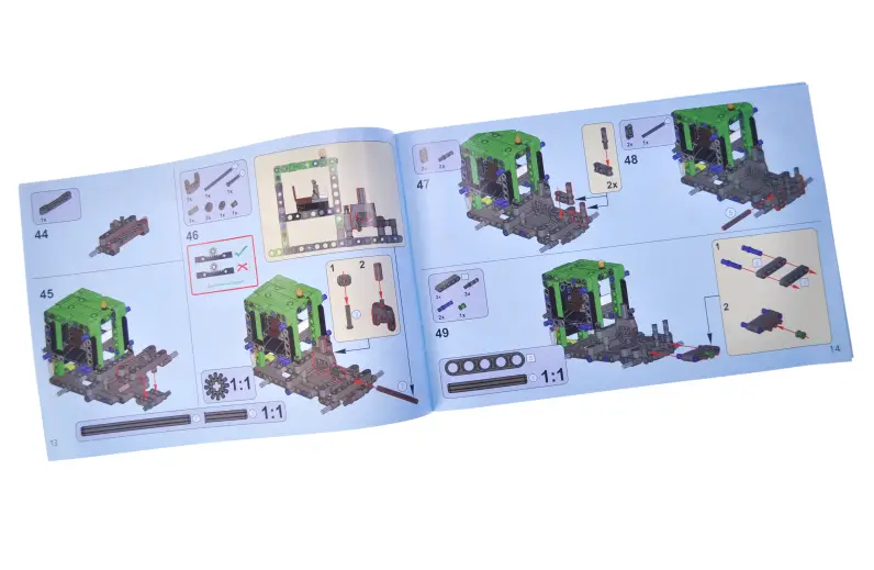 Конструктор A-Toys 33072 Комбайн 500 деталей 38x26x8 см - фото 5 Конструктор A-Toys 33072 Комбайн 500 деталей 38x26x8 см - фото 5