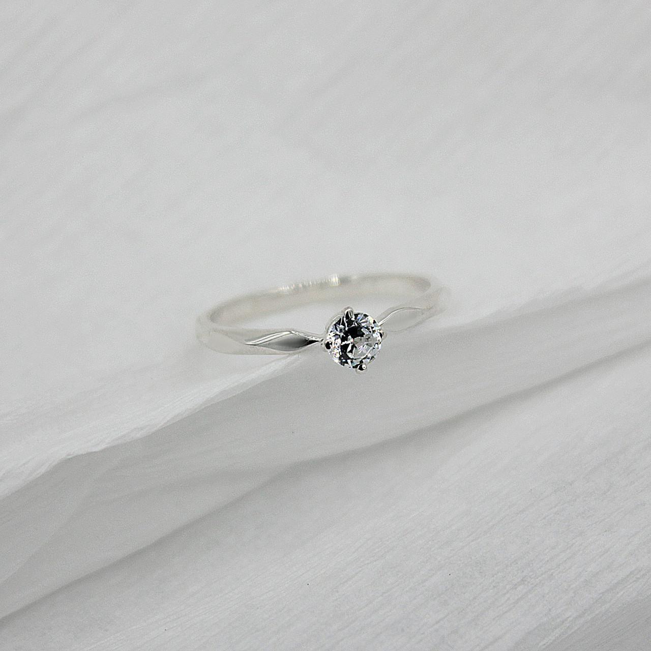 Серебряное кольцо Diva с фианитами вставками Идеальные грани размер 19 (052к190)