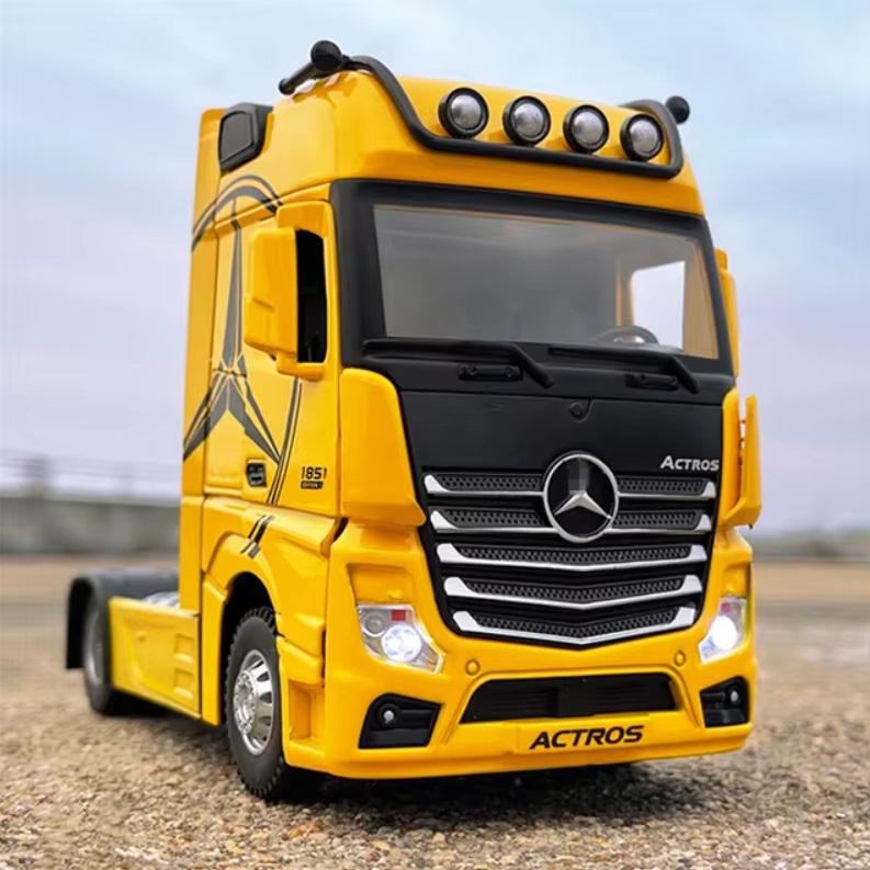 Машинка металлическая автомобиля Mercedes Benz Actros Желтый