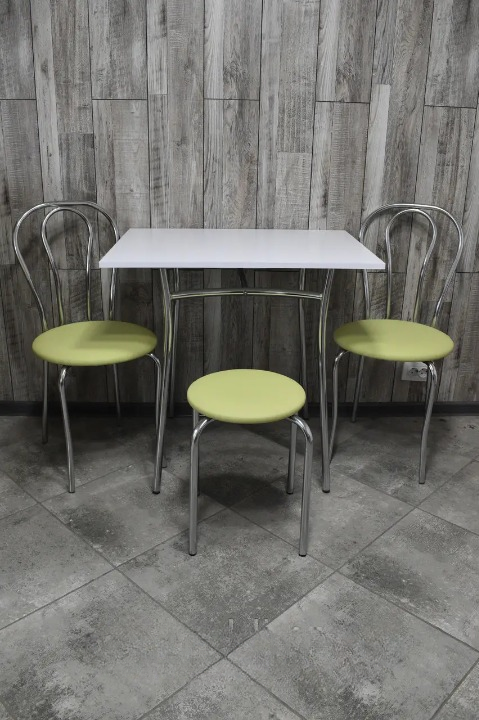 Кухонний комплект Tulipan Тріо стіл/стільці 2 шт./табурет в хром-корпусі 60х80х75 см Білий/Салатовий (28374358)