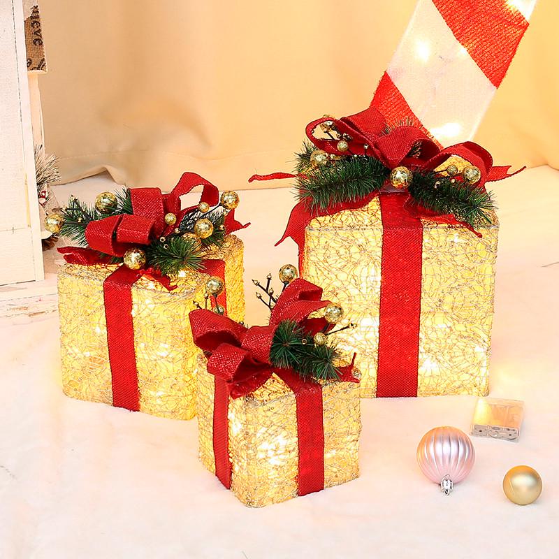 Набор новогоднего декора Lesko T1230573 Новогодние подарки с подсветкой 3 шт. Gold (31160256) Набор новогоднего декора Lesko T1230573 Новогодние подарки с подсветкой 3 шт. Gold (31160256)