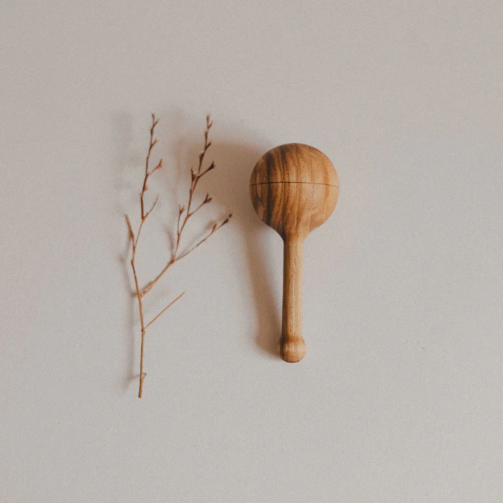 Погремушка деревянная детская Lislis Шелест 1 шт. (2824090926)