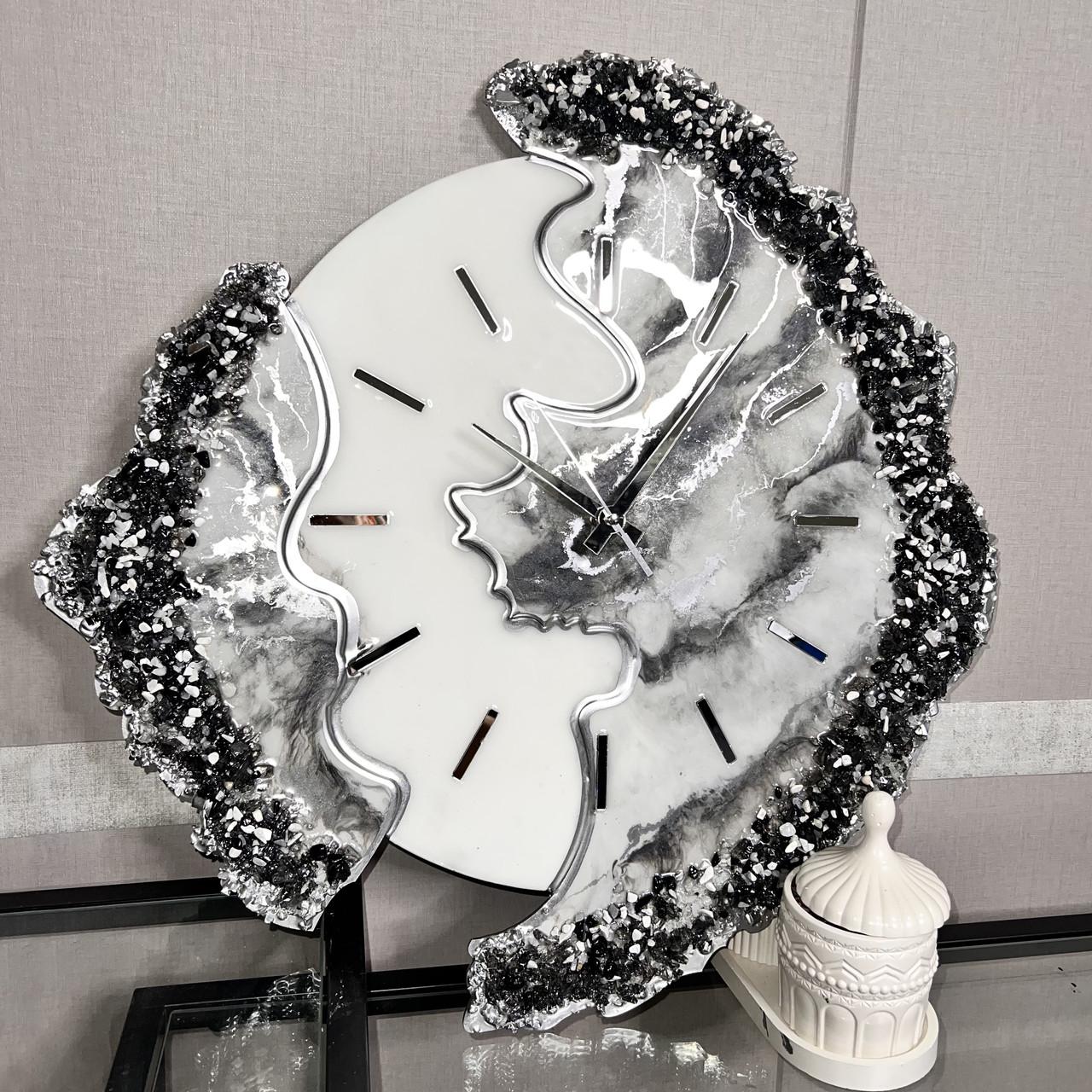 Часы объемные настенные из эпоксидной смолы Лепестки 50 см