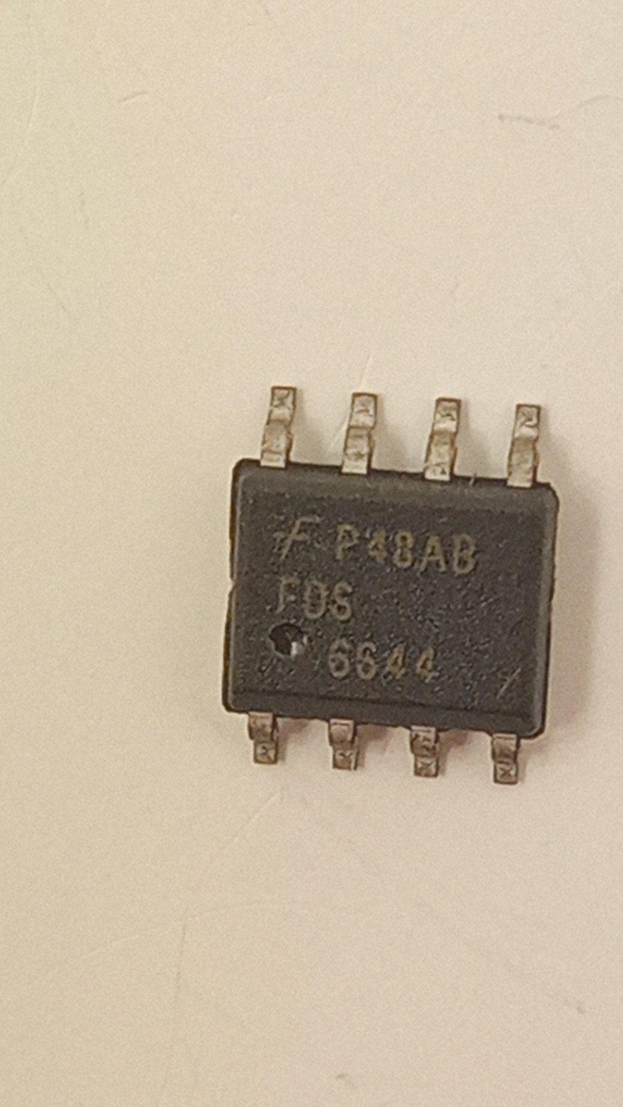Транзистор FDS6644 so-8 (00115) Транзистор FDS6644 so-8 (00115)