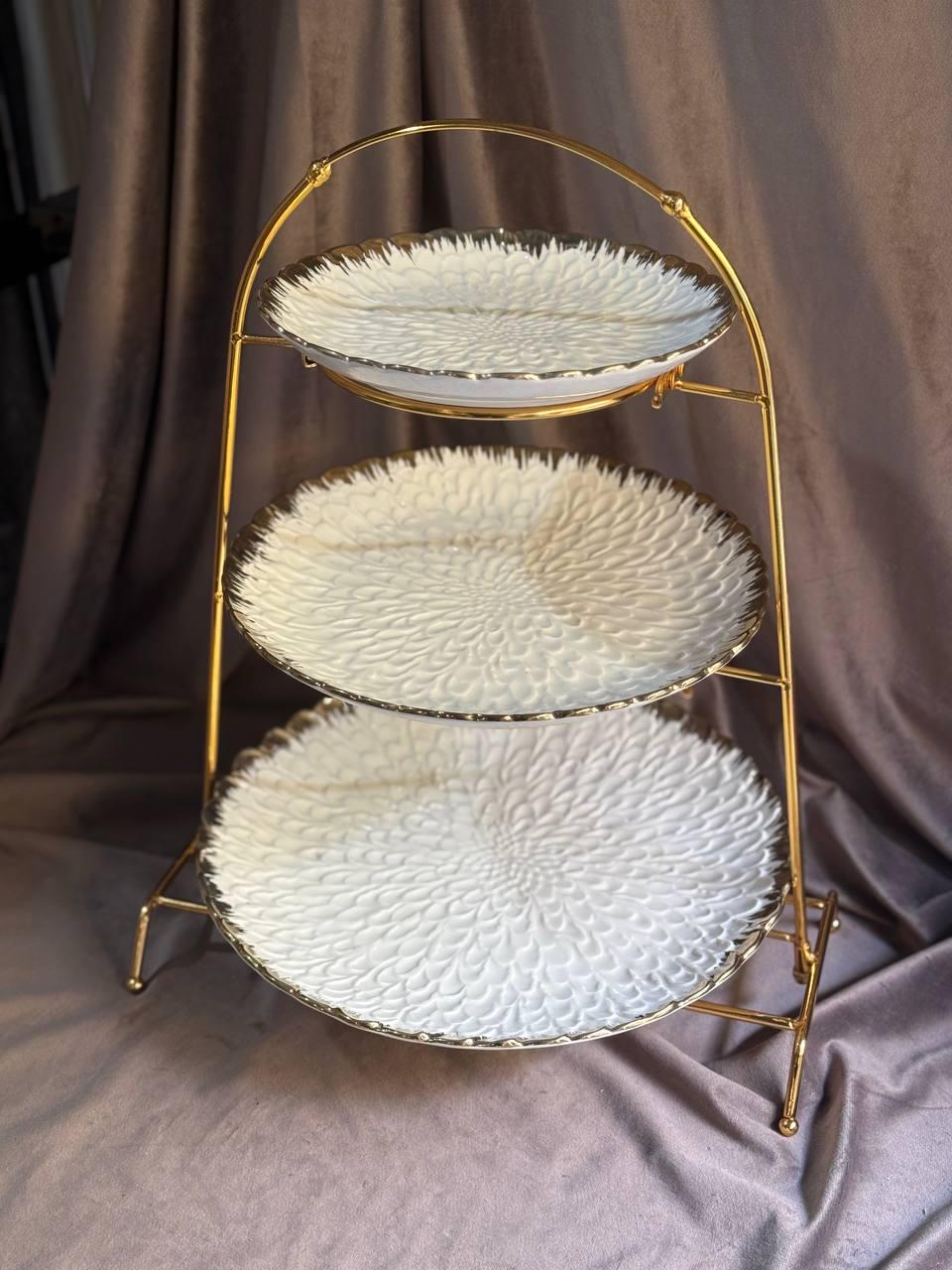 Фруктовниця-етажерка Yiwu YZH-009 порцелянова на металевій підставці 3 яруси 35х30х45 см Білий з золотистим (29919104)