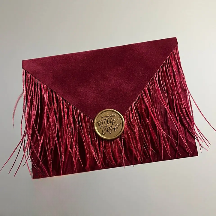 Конверт оксамитовий з підкладкою 15х11 см з магнітом печаткою та пір'ям Червоний (2486033696)