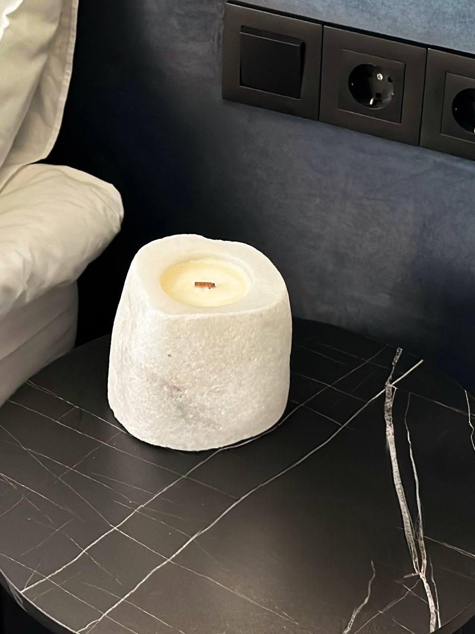 Аромасвічка з натурального каменю та соєвого воску L Білий мармур (25787385)