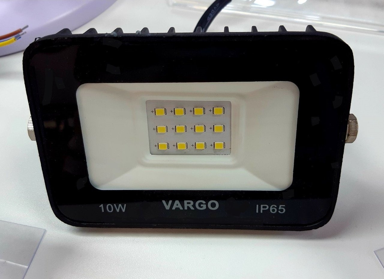 Светодиодный LED прожектор VARGO 10W 220V 900lm 6500K