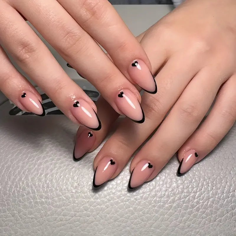 Нігті накладні френч Сердечки мигдаль середньої довжини з клейовими стіками 24 шт. Чорний (3000003699) - фото 3