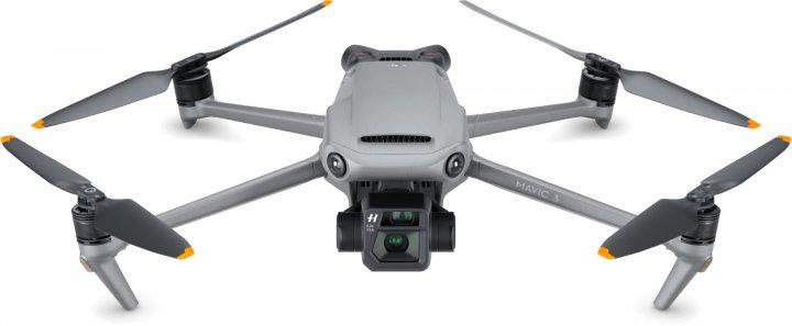Квадрокоптер DJI Mavic 3 Fly More ComboEU (DJIMAVIC3FlyMore)