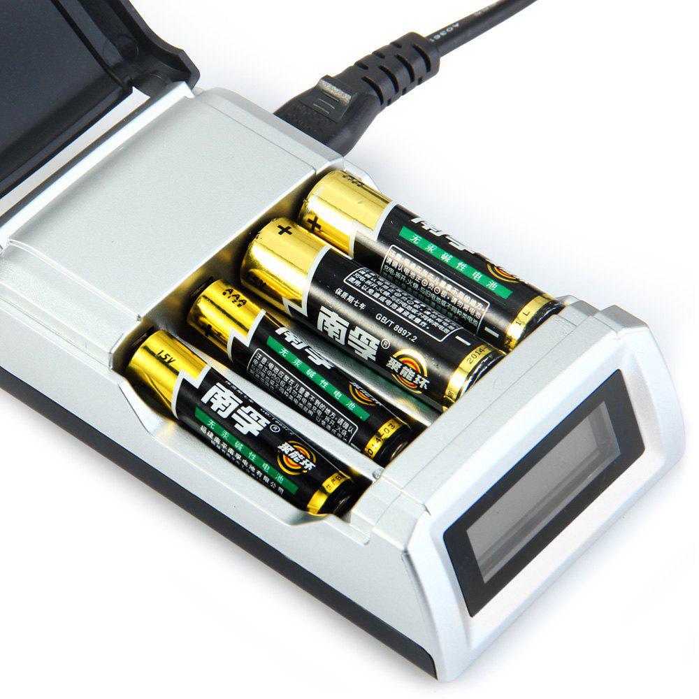 Устройство зарядное интеллектуальное C905W с LCD дисплеем для аккумуляторов типа AA и AAA - фото 2