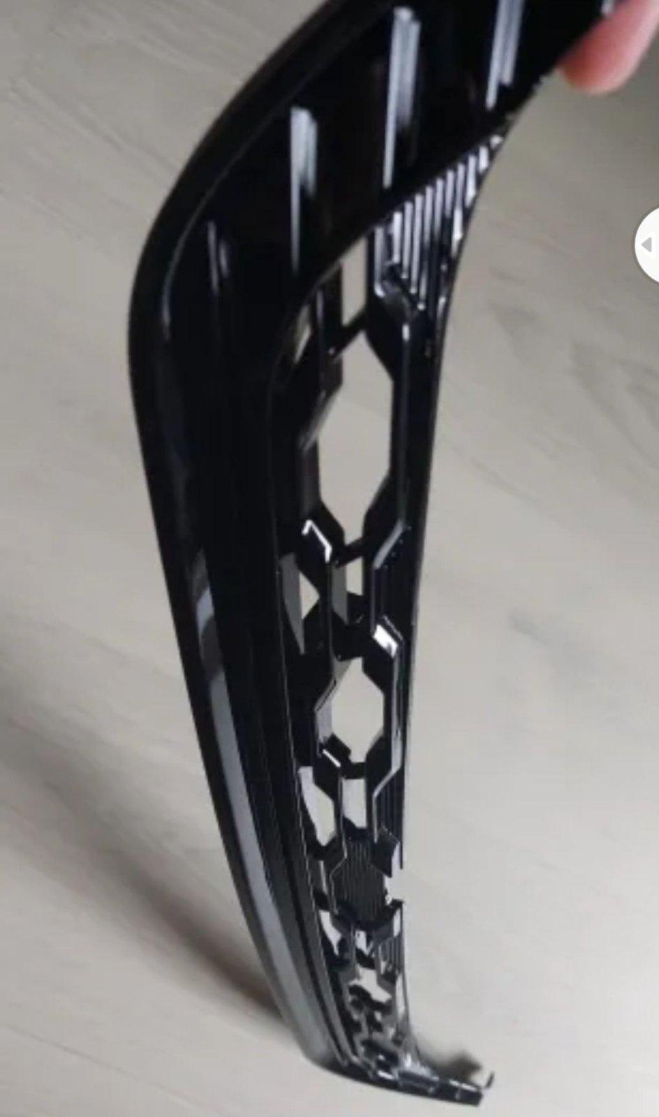 Решітка в бампер Nissan Xtrail T32 2016-2021 (27476032) - фото 3 Решітка в бампер Nissan Xtrail T32 2016-2021 (27476032) - фото 3