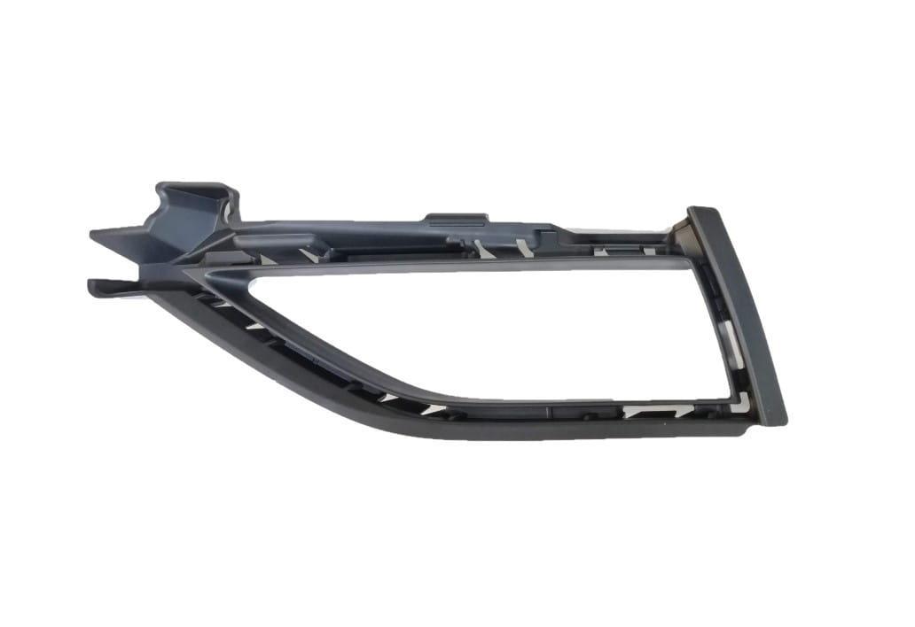 Решетка бампера AVTM Volkswagen Golf VII 17-20 левая с отверстиями противотуманок (187450913)