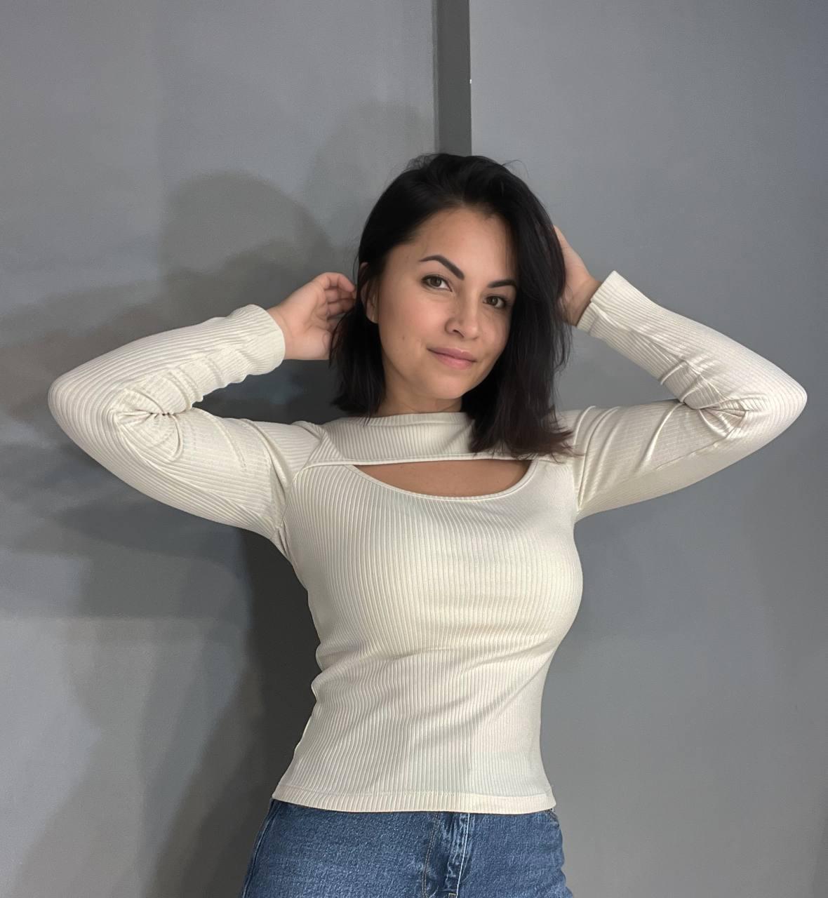 Лонгслив женский ITAKA 5370 гольф с акцентным вырезом на груди в рубчик OS Молочный (1174) - фото 5