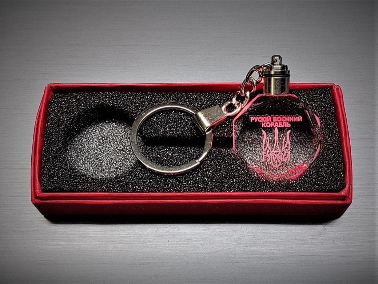 Брелок Кристалл диодный Трезубец "руский воэнний корабль" на батарейках 7 цветов (1793536215)