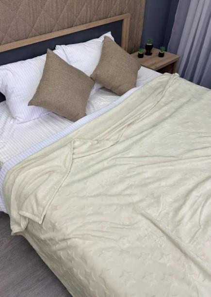 Покривало на ліжко Рельєфні зірки плюш 155х200 см Молочний (87-092) - фото 2 Покривало на ліжко Рельєфні зірки плюш 155х200 см Молочний (87-092) - фото 2