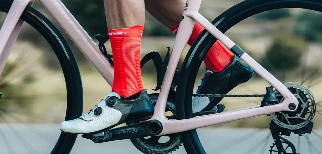 Шкарпетки Compressport Pro Racing Socks V4.0 Bike T4 Red/Black (1dbe05f1) - фото 6