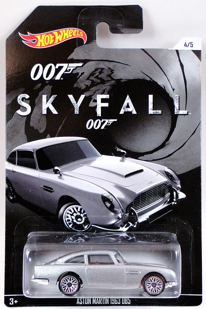 Игрушечная машинка Hot Wheels Aston Martin 1963 DB5 2015 James Bond 007 4/5 Skyfall (CGB79)