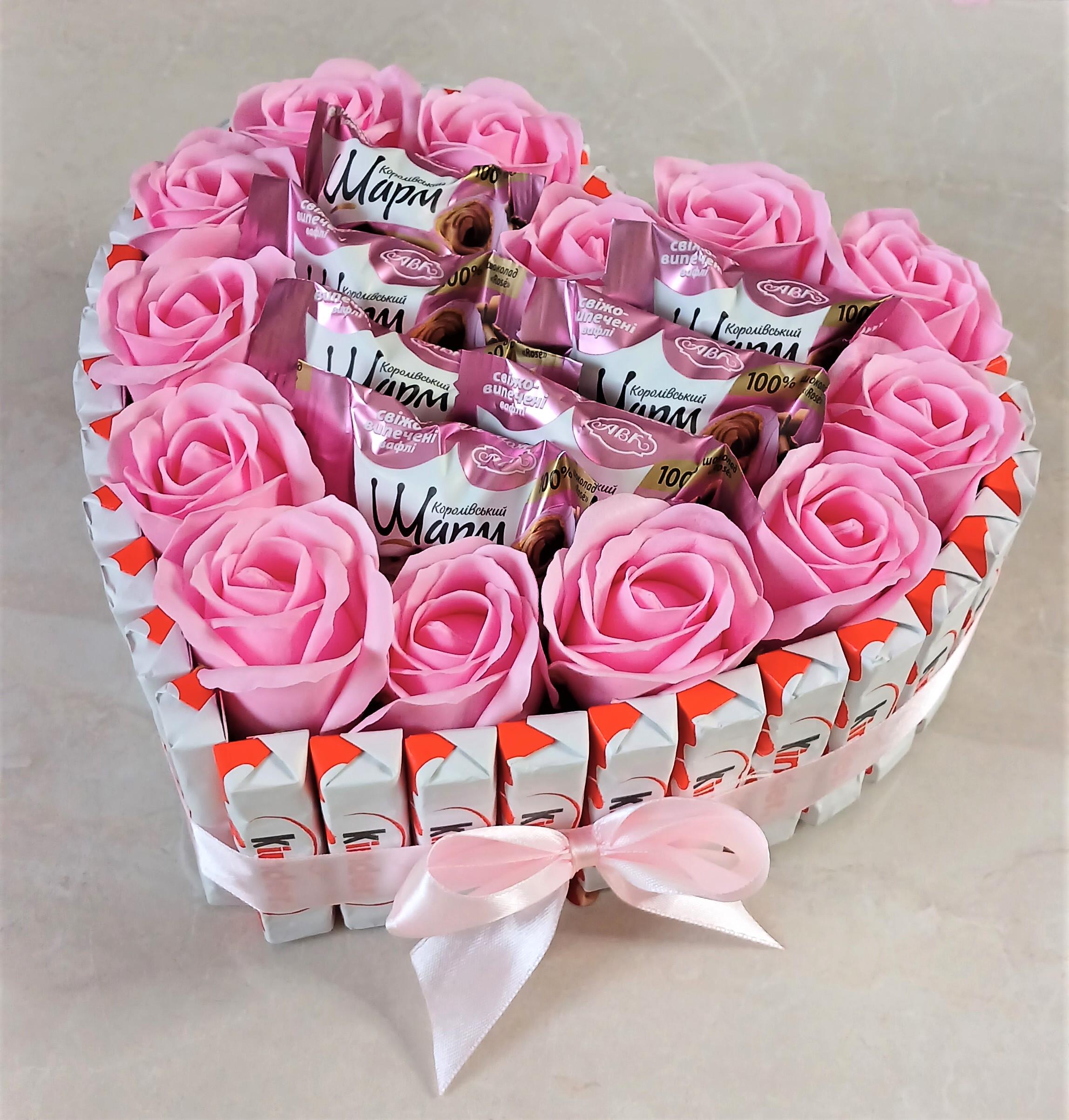 Подарочный бокс шоколадное Сердце Pink с конфетами ШАРМ на День рождения (14536231)