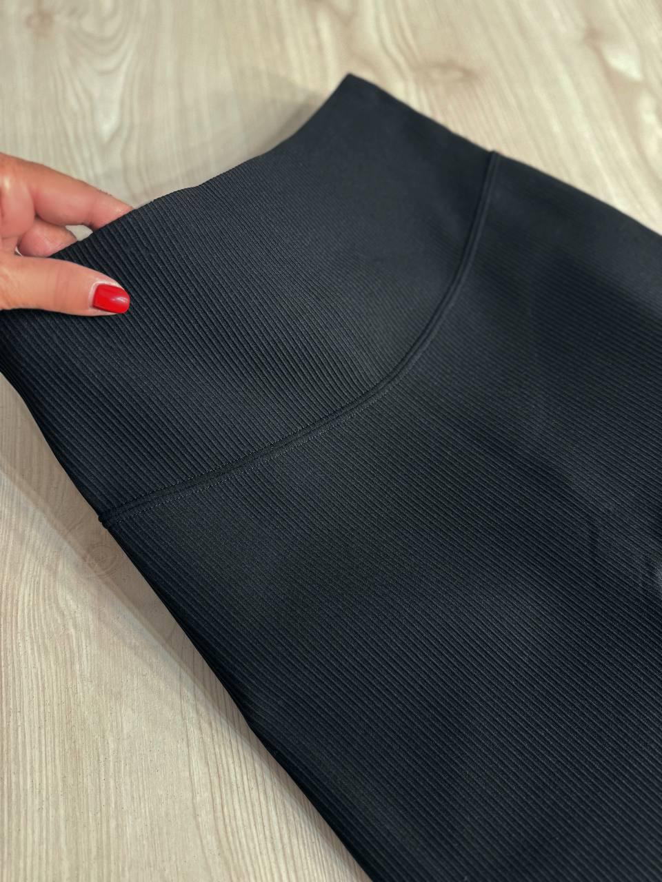 Лосини жіночі Kenalin W-30 утеплені на флісі в рубчик з пуш-ап ефектом XXS/XS Чорний (5403) - фото 3