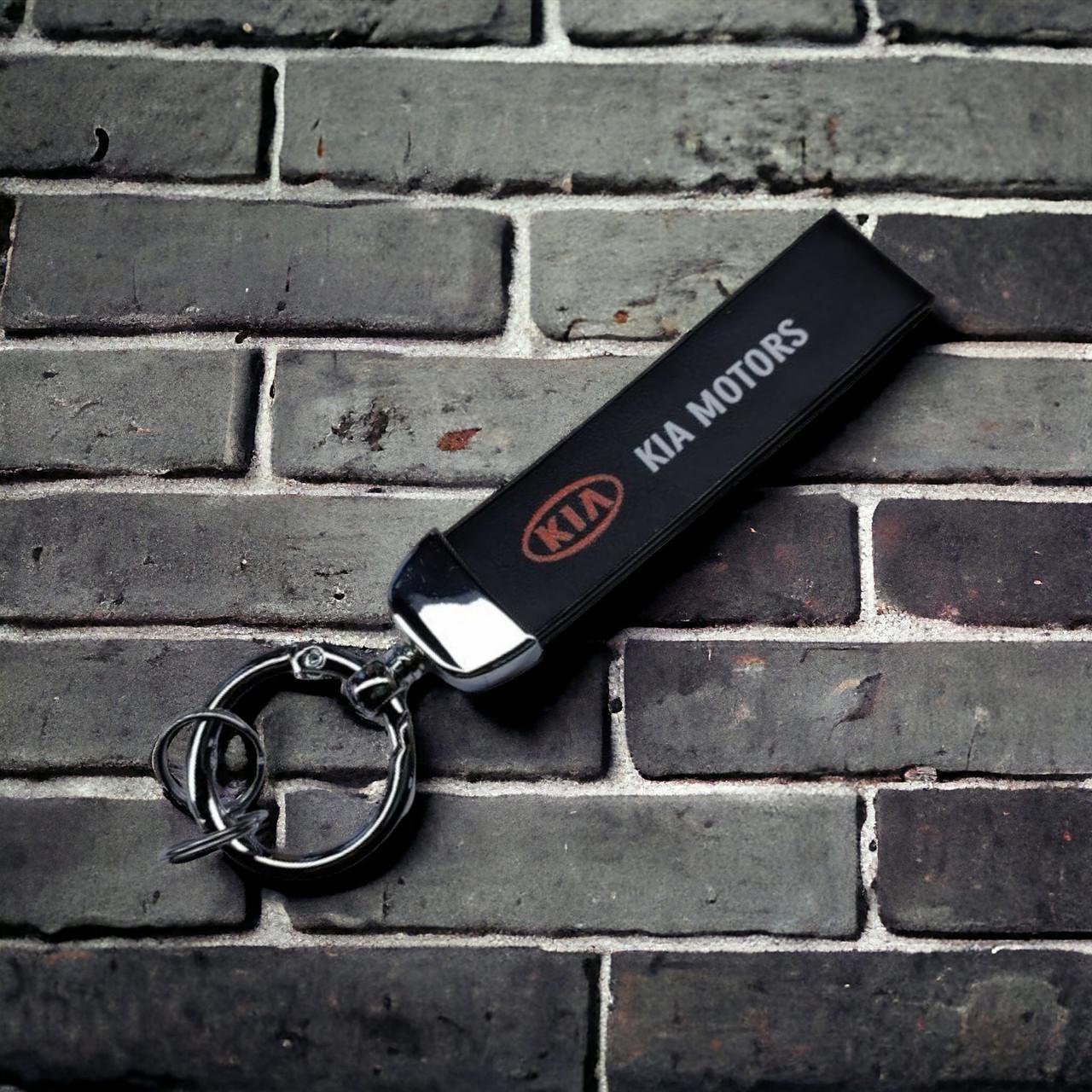 Брелок автомобильный с карабином KIA экокожа/металл (1828801823)