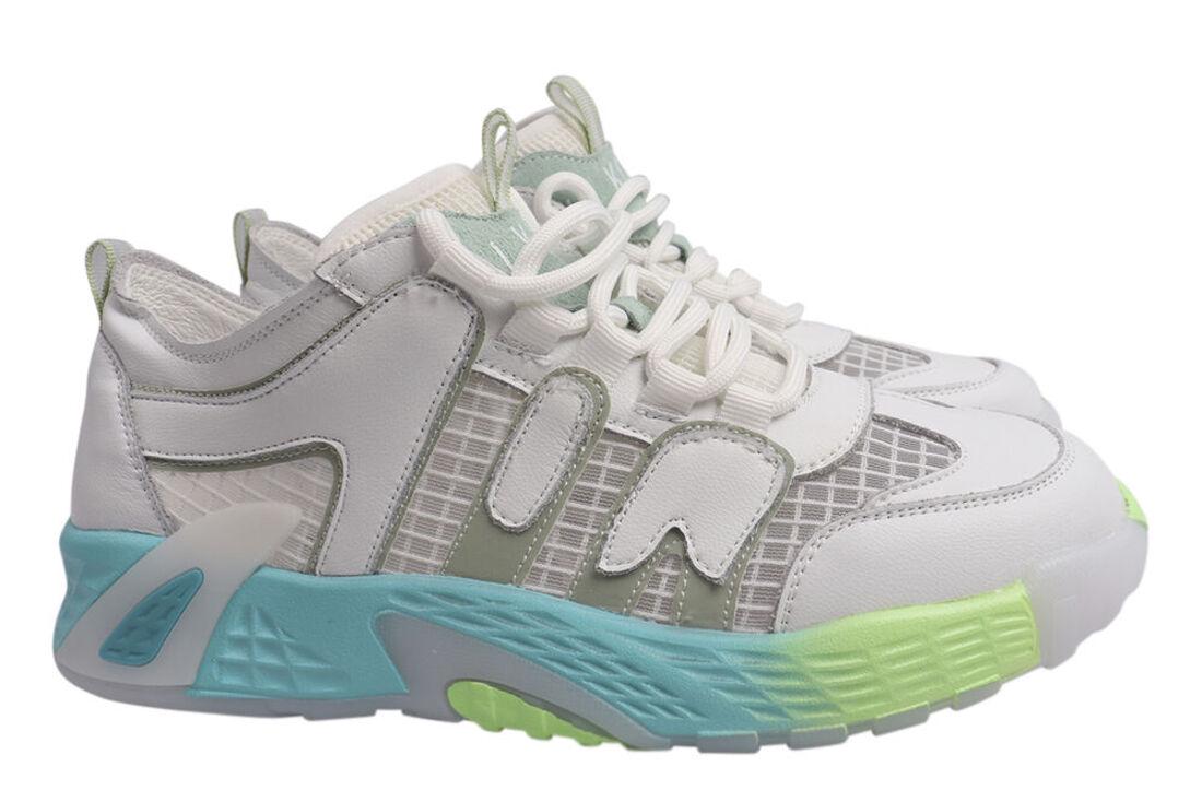 Кроссовки женские Vikonty из кожи на низком ходу на шнуровке р. 36 Белый (240-21LK)