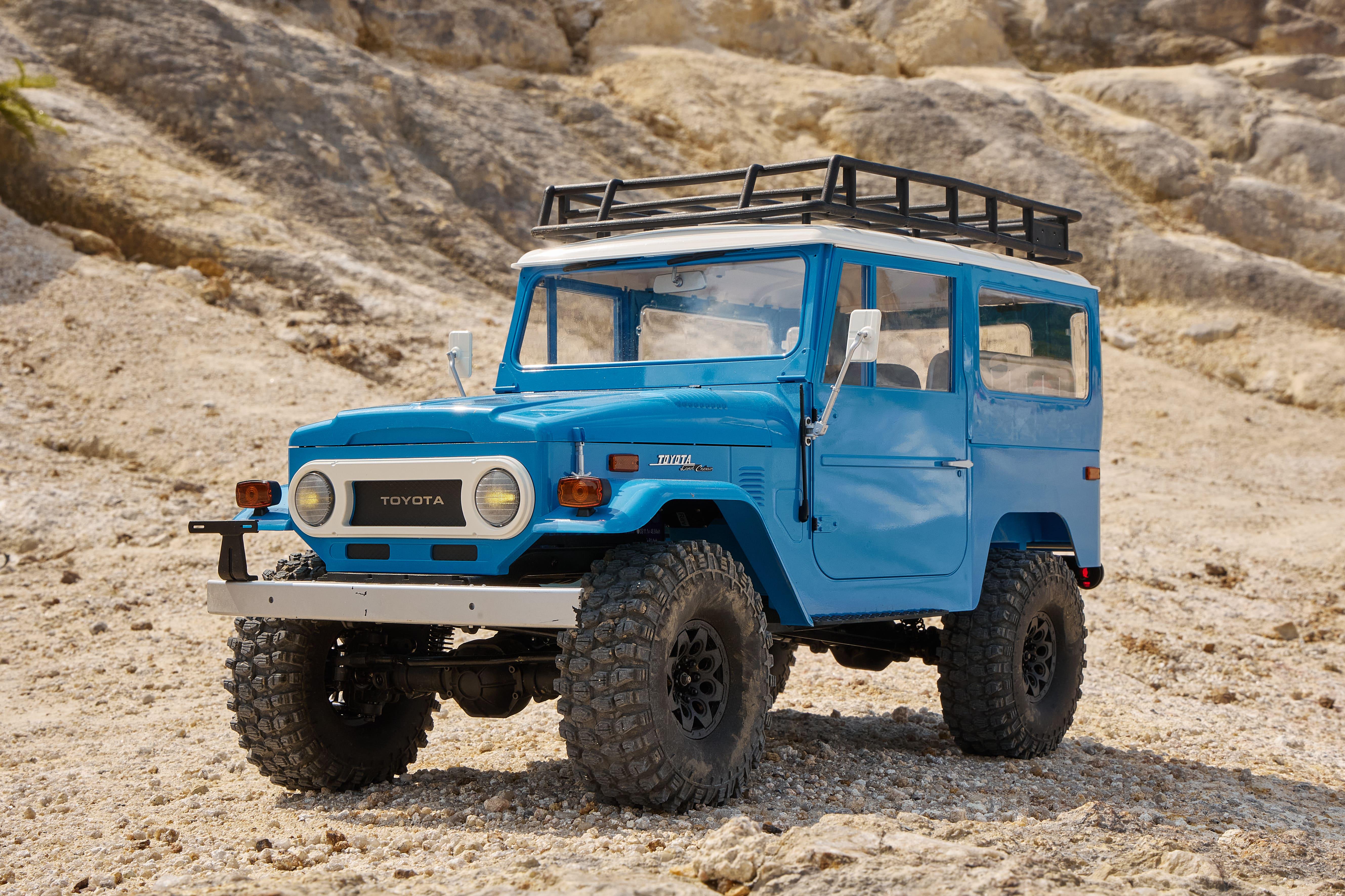 Машинка на радиоуправлении FMS 1:10 Toyota Land Cruiser FJ40 RS Blue - фото 14 Машинка на радиоуправлении FMS 1:10 Toyota Land Cruiser FJ40 RS Blue - фото 14