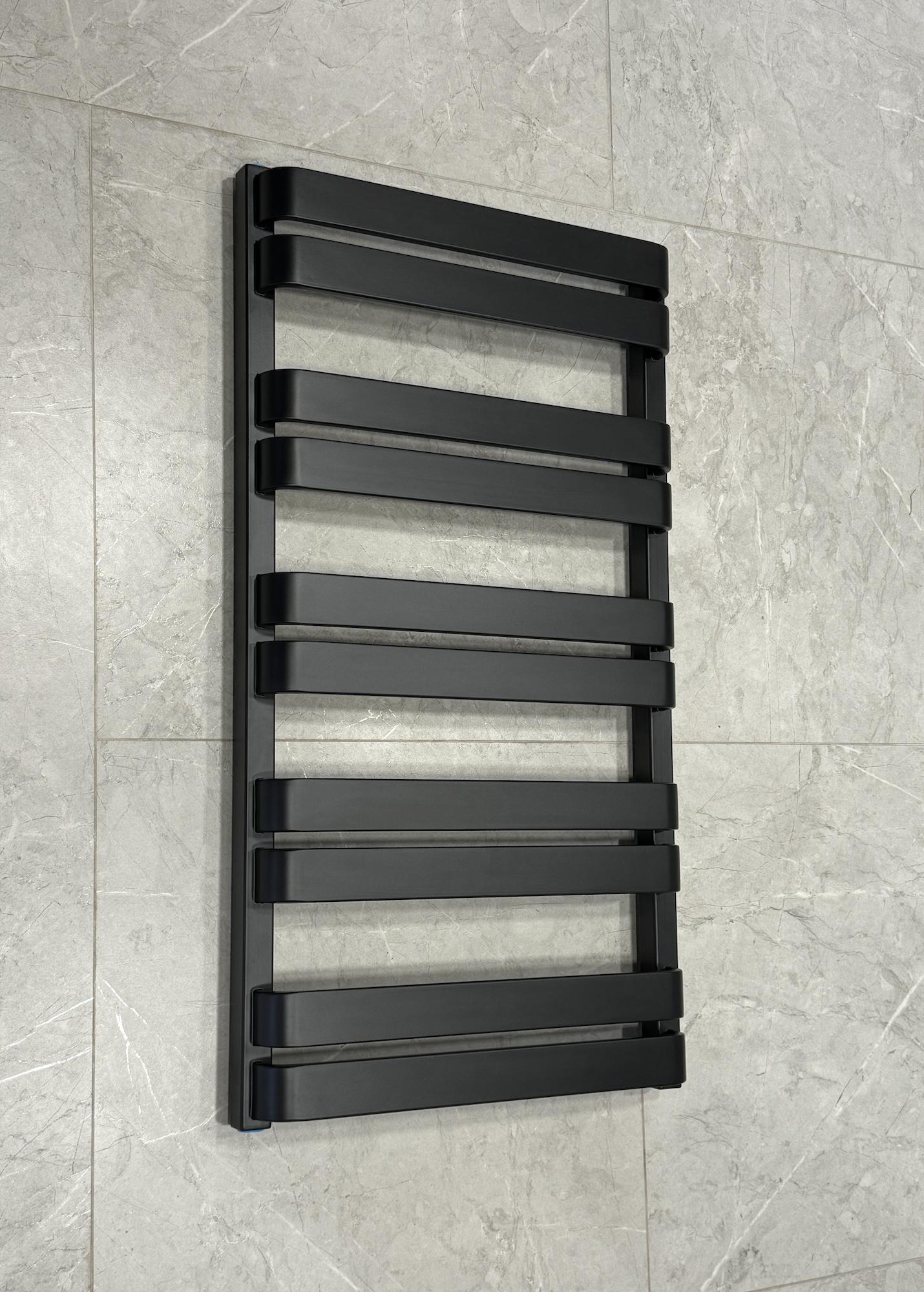 Полотенцесушитель водяной Terma RED COTONN 915x500 Black mat (704)