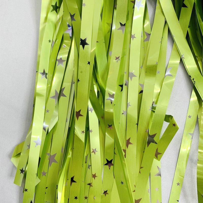 Дождик для фотозоны матовый с принтом звезд 2x1 м Салатовый (1503)