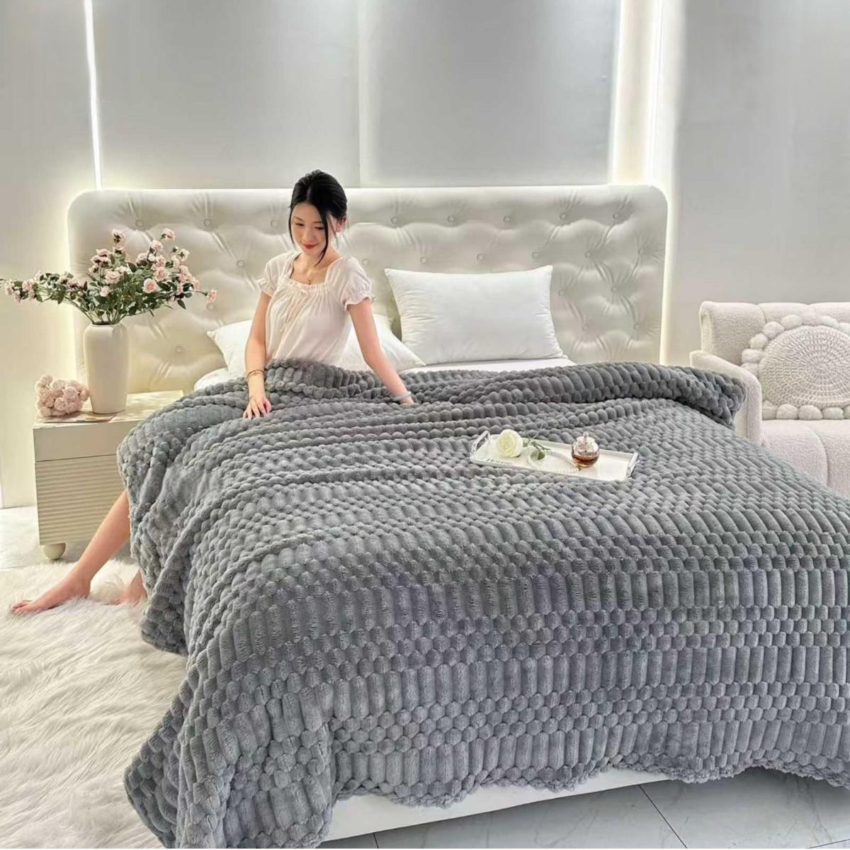 Плед Koloco Шарпей 3D Евро 220х240 см Серый (41045) - фото 1 Плед Koloco Шарпей 3D Евро 220х240 см Серый (41045) - фото 1