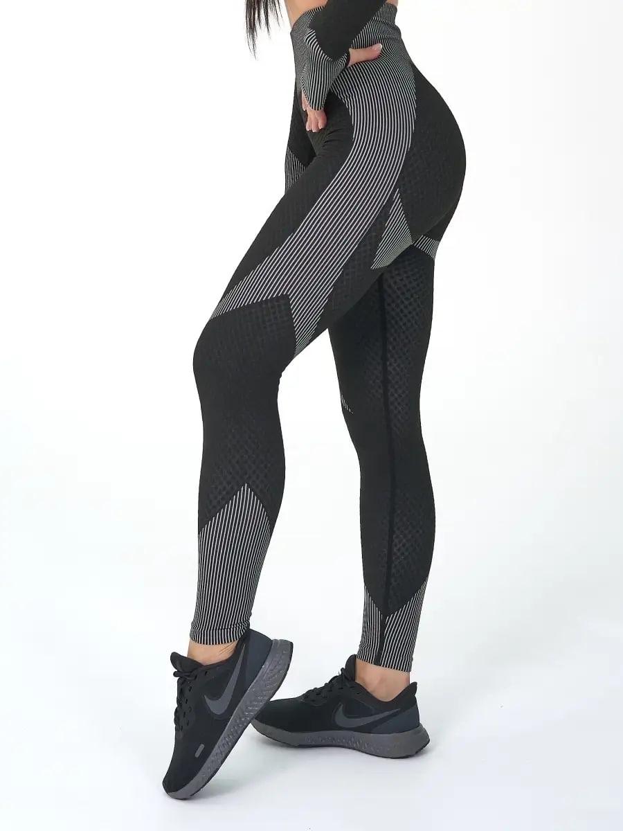 Лосини спортивні Push Up жіночі для тренувань йоги фітнесу та бігу Push Up з сірими вставками S Чорний (70062S) - фото 3 Лосини спортивні Push Up жіночі для тренувань йоги фітнесу та бігу Push Up з сірими вставками S Чорний (70062S) - фото 3