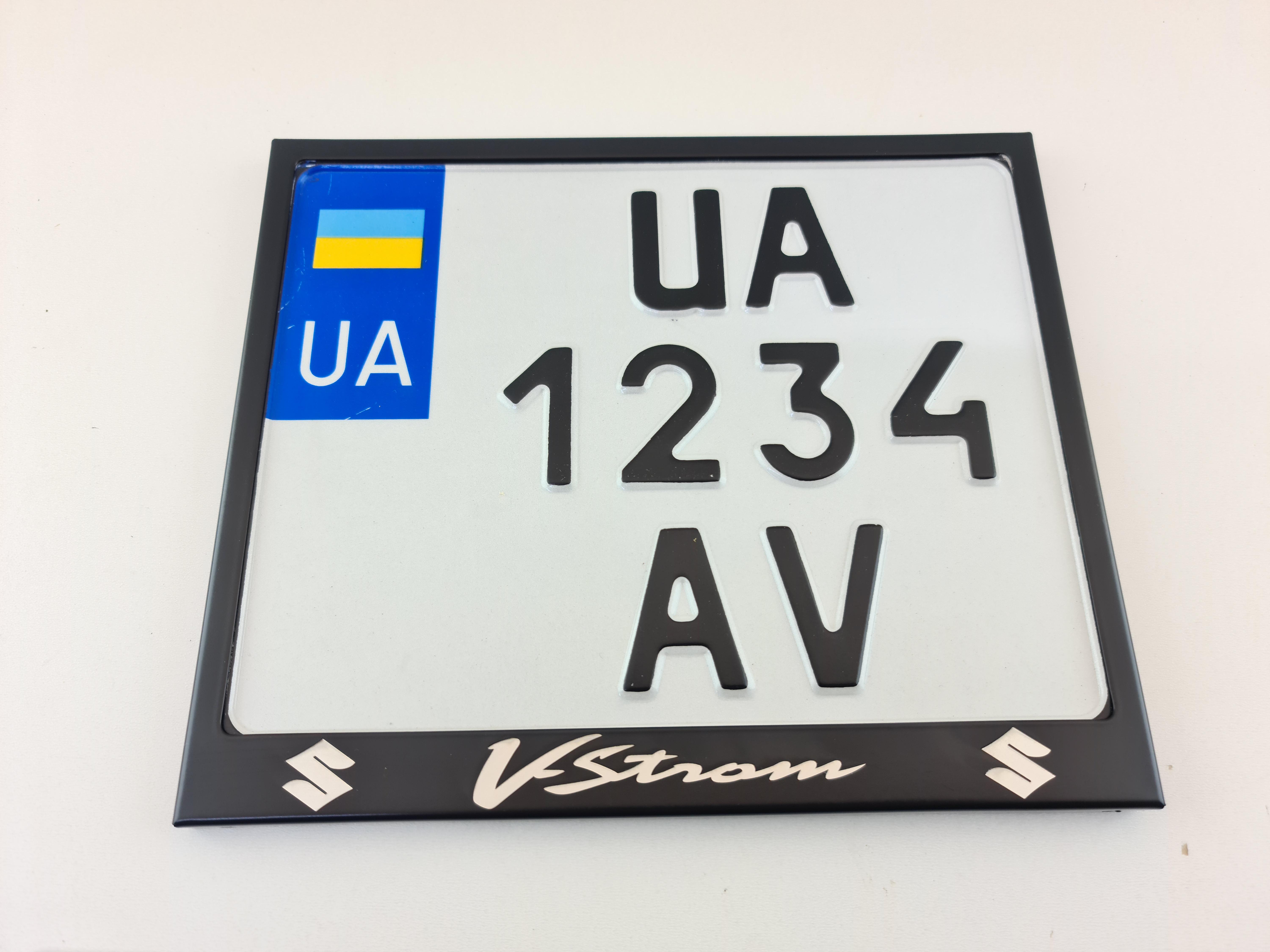 Рамка для мотоциклетного номера Suzuki "V-Strom" 174х220 мм Черный (VH-S1722SUVSSBL)